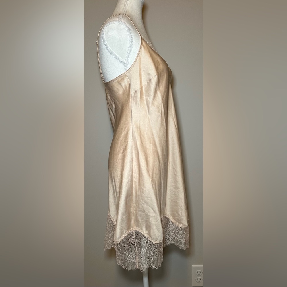 Victoria’s Secret Champagne cream Satin‎ Lace Trim Slip Dress Lingerie Style S - Picture 6 of 7